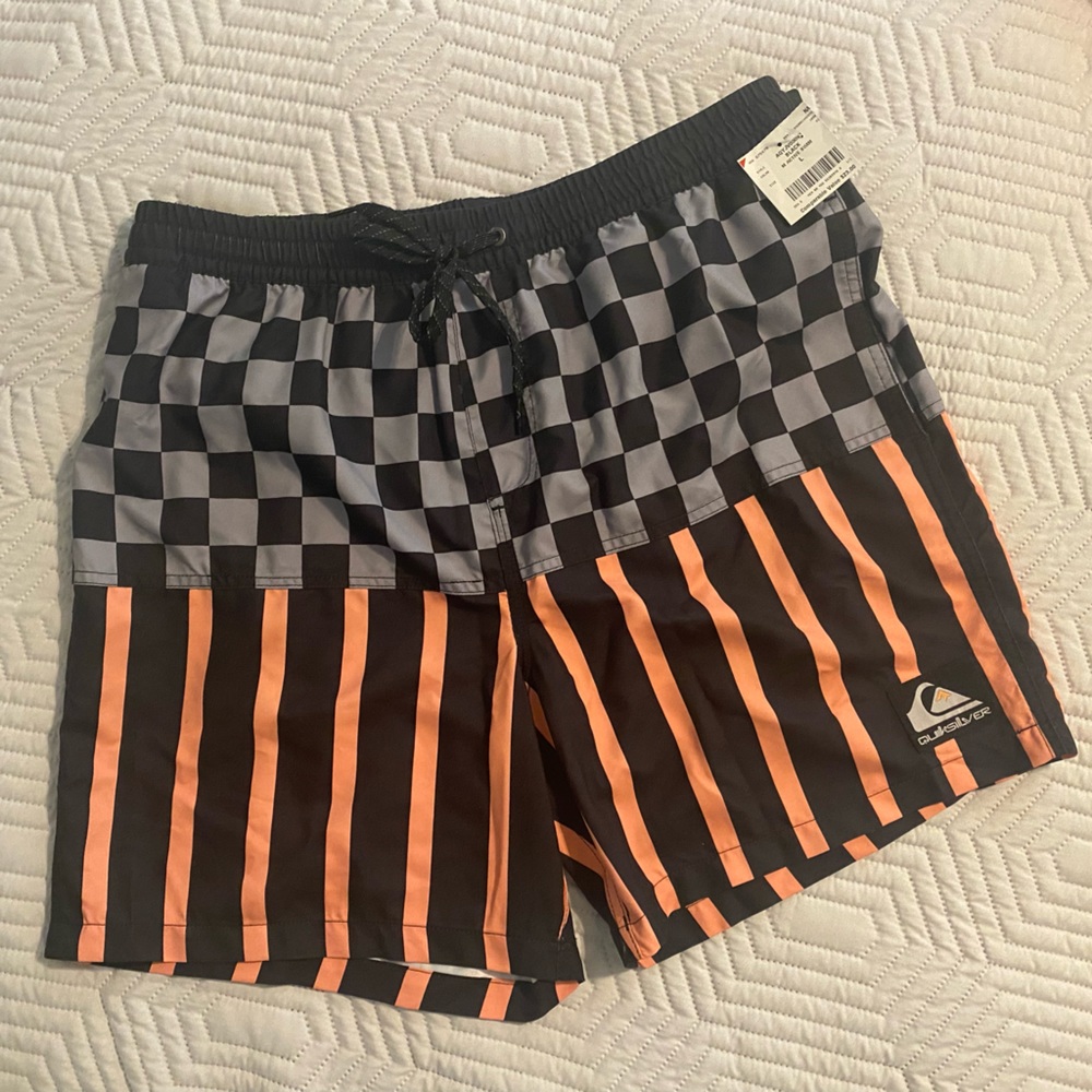 MENS QUIKSILVER SWIM SHORTS